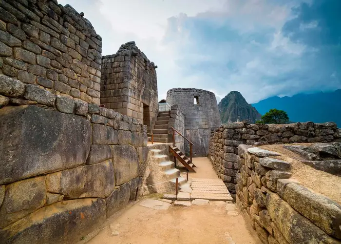 Visit the Temple of the Sun on a Machu Picchu tour