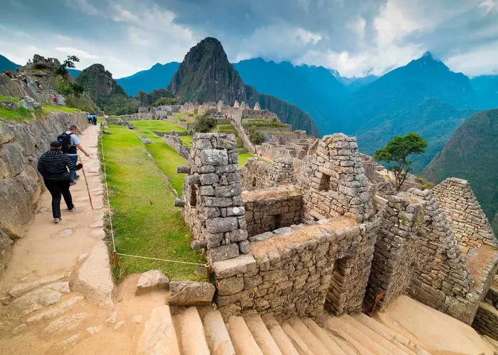Visit Machu Picchu in 1 day tour